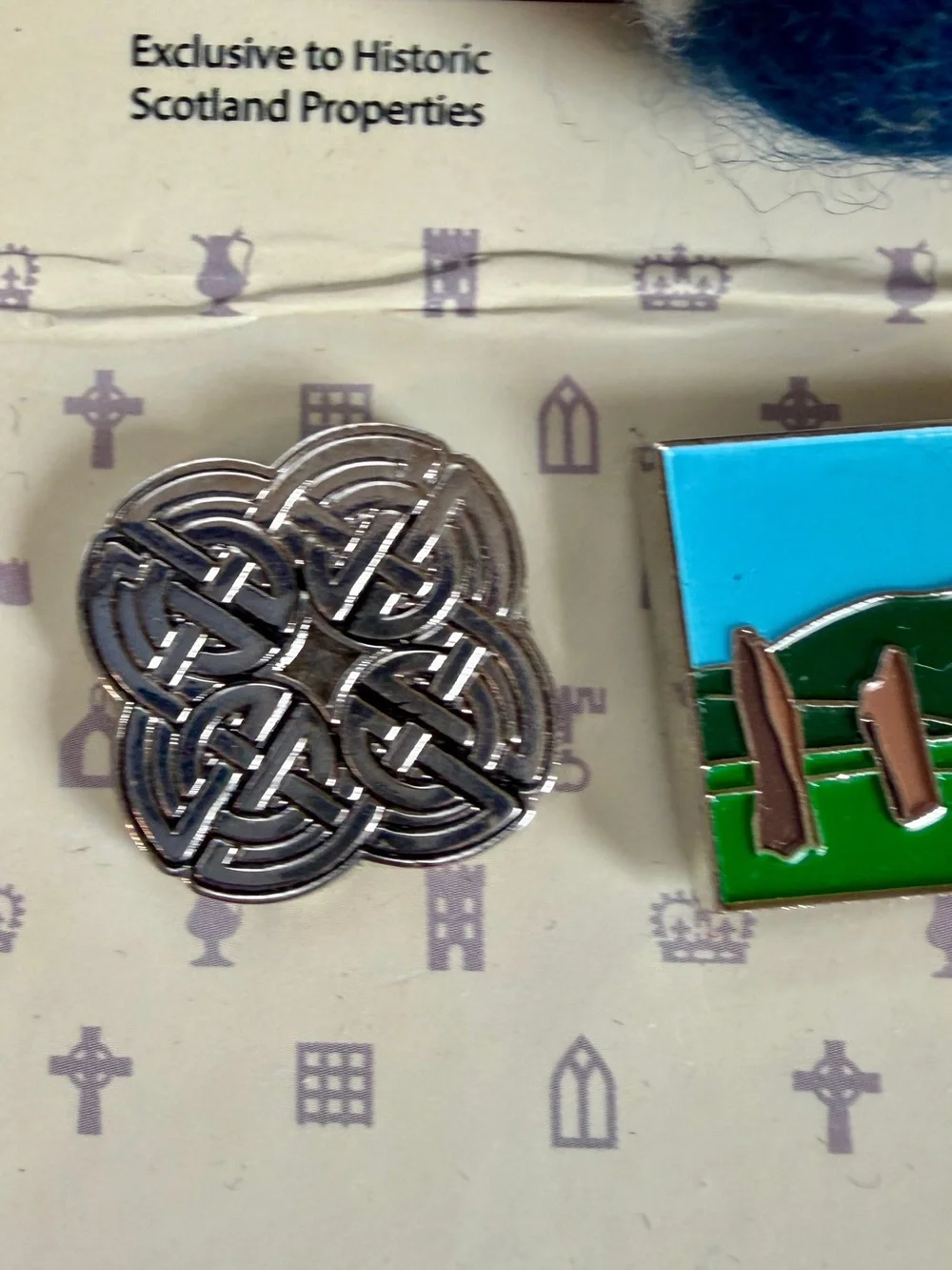 Scotland & Outlander Pin Badge Set - Blue & White